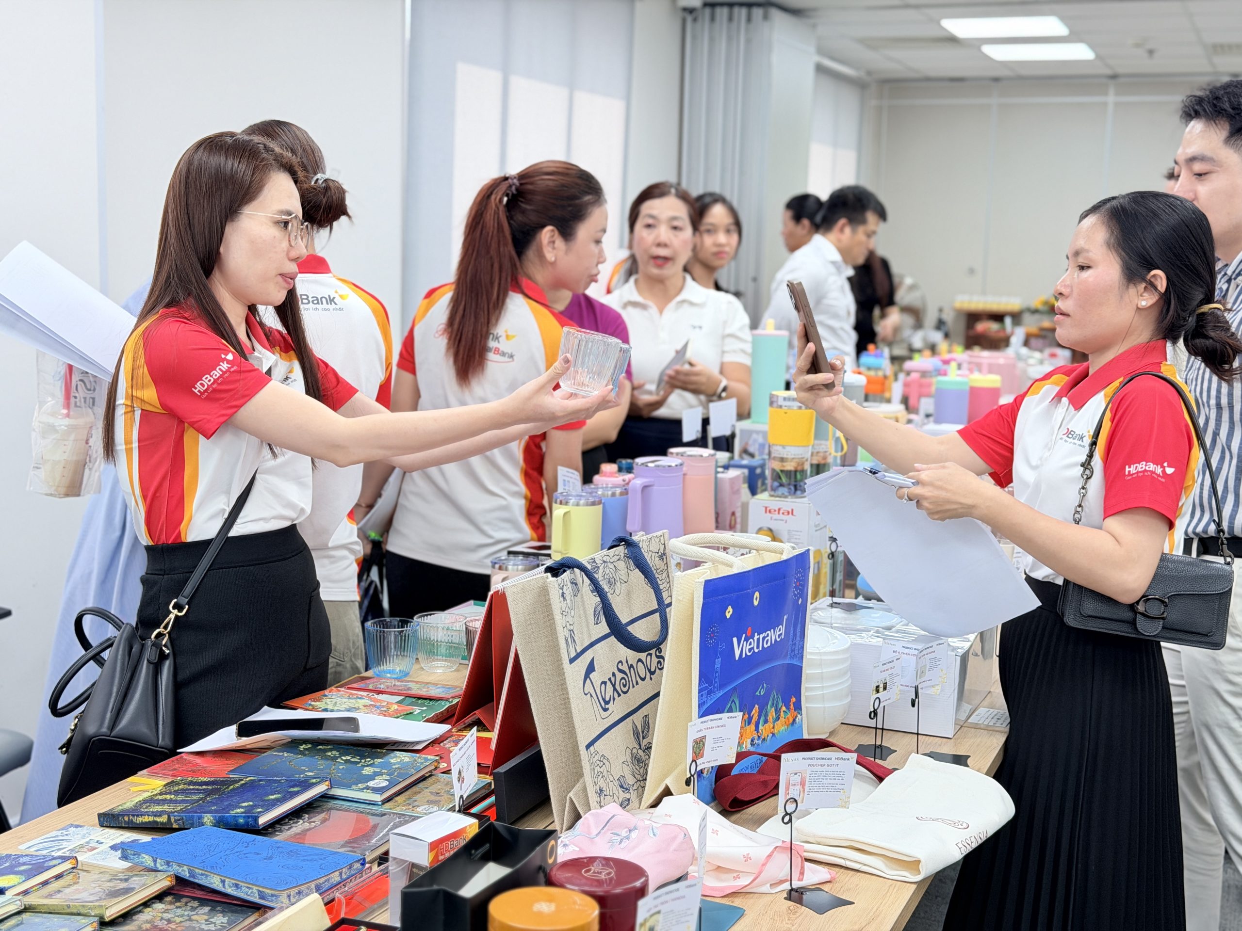 MENAS Group Chinh Phục Khách Hàng Tại Buổi Trưng Bày Giải Pháp Quà Tặng Doanh Nghiệp 2026